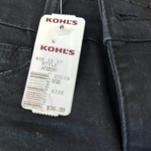 Never worn Miss black denim short - Picture 6 of 6